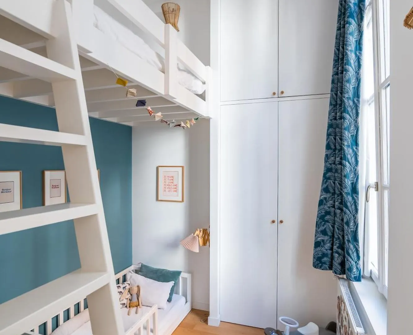 Veeve - Wondrous In White Apartment Paris 0*,  France